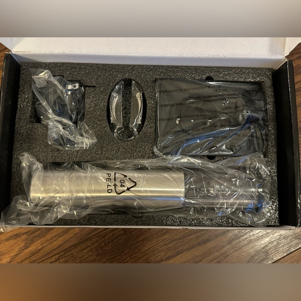 Brand new Secura electric wine opener! - Picture 3 of 4